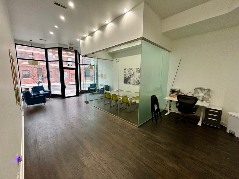 More Photos Of 2117 W Grand Ave, Chicago Light Manufacturing For Lease