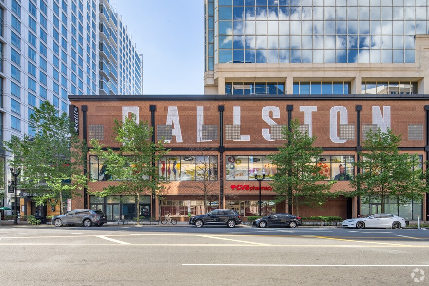 More Photos Of 4238 Wilson Blvd, Arlington Unknown For Lease