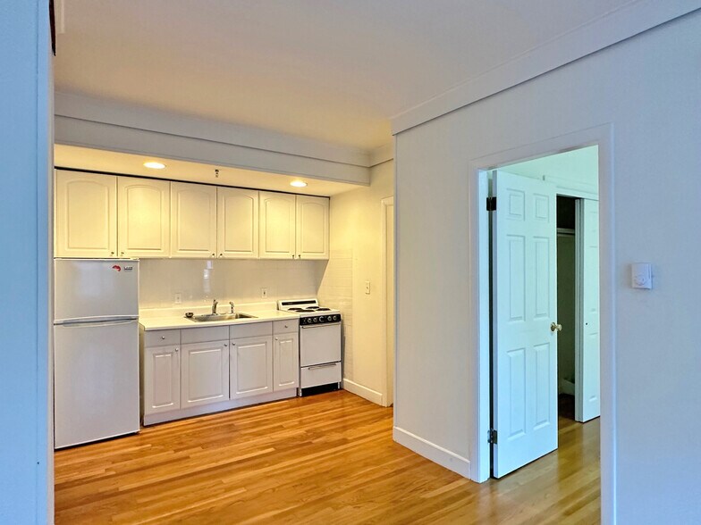 More Photos Of 527-529 Beacon St, Boston Apartments For Sale