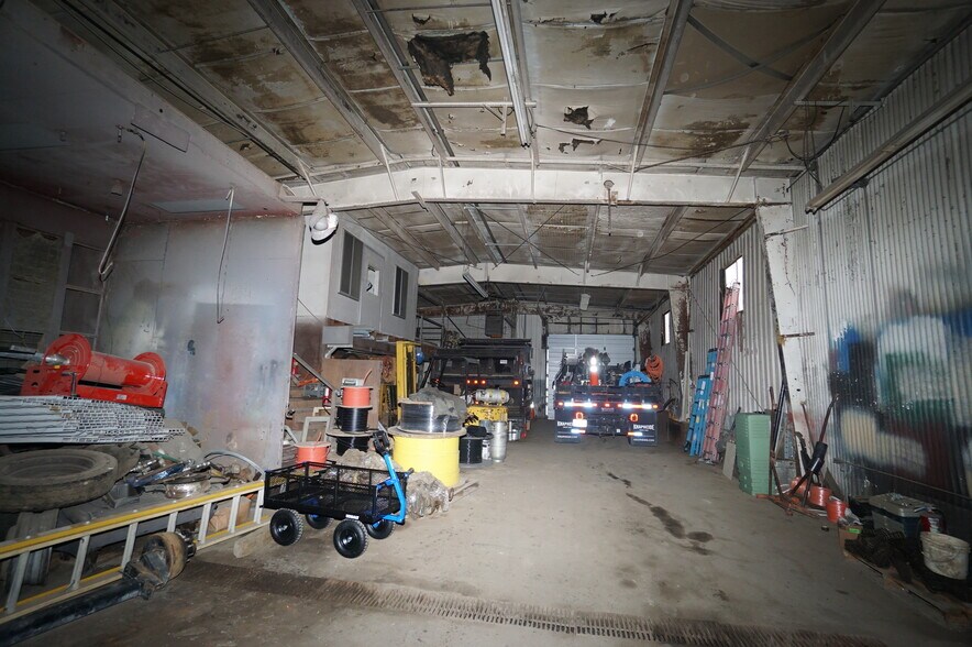 More Photos Of 36135 Bibbins St, Romulus Warehouse For Sale