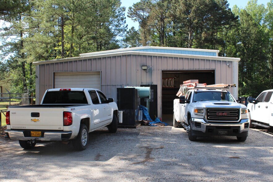 More Photos Of 4769 I-55 South Frontage Road, Jackson Warehouse For Sale