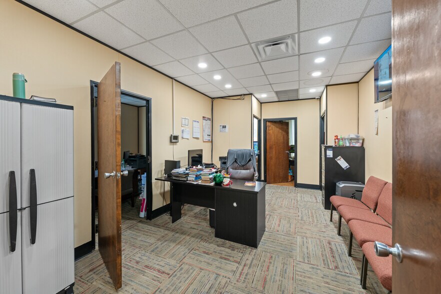 More Photos Of 3411 Covington Pike, Memphis Religious Facility For Sale