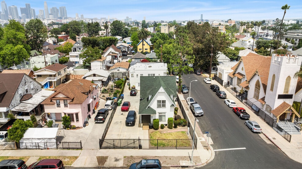 More Photos Of 933 E 28th St, Los Angeles Multifamily For Sale
