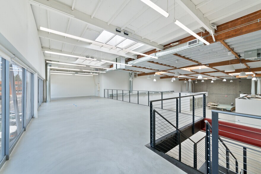 More Photos Of 2036-2048 Armacost Ave, Los Angeles Loft Creative Space For Lease
