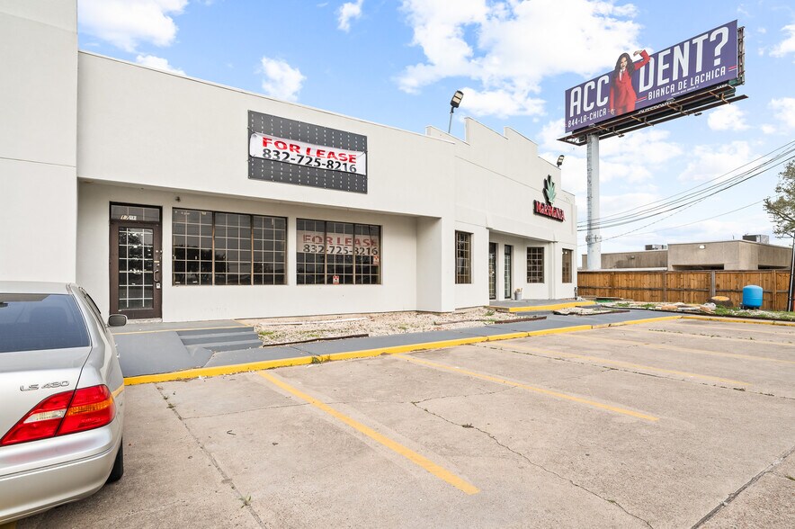 More Photos Of 1710 Highway 6, Houston Storefront For Lease