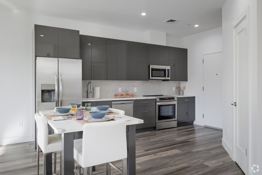More Photos Of 19 Washington Ave, Suffern Apartments For Sale