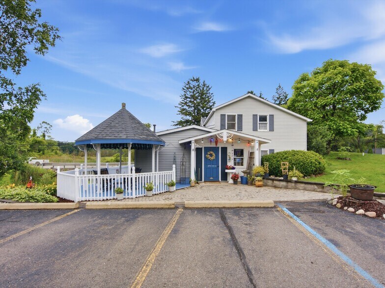 More Photos Of 425 S Ortonville Rd, Ortonville Freestanding For Sale