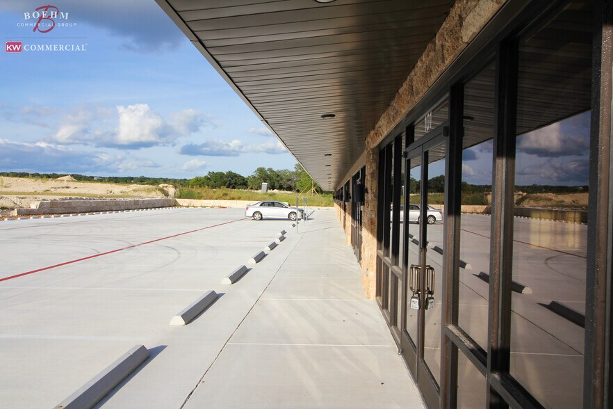 More Photos Of 12 Truss Dr, Boerne General Retail For Sale