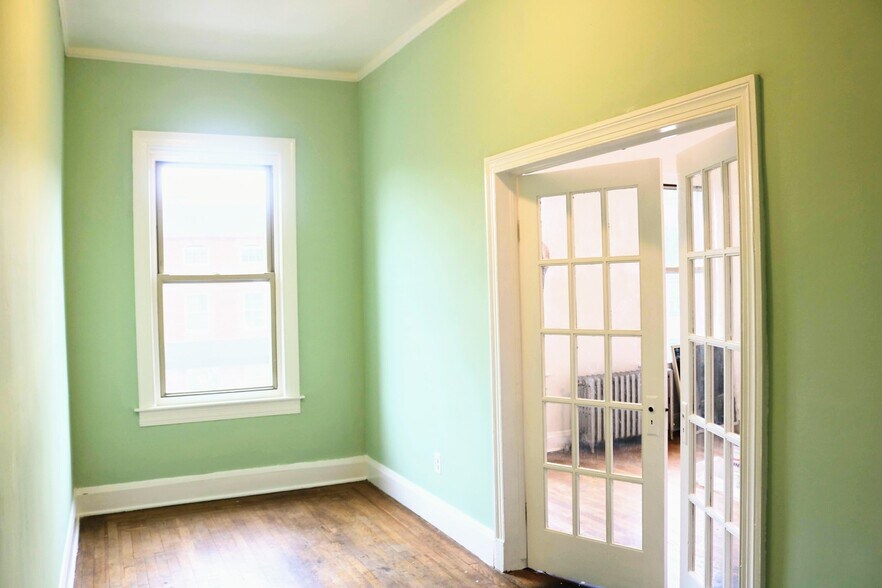 More Photos Of 1900 Aliceanna St, Baltimore General Retail For Sale