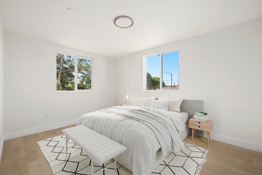 More Photos Of 645 W 97th St, Los Angeles Multifamily For Sale