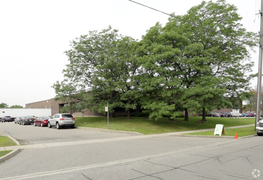 More Photos Of 2480 Tedlo St, Mississauga Warehouse For Sale