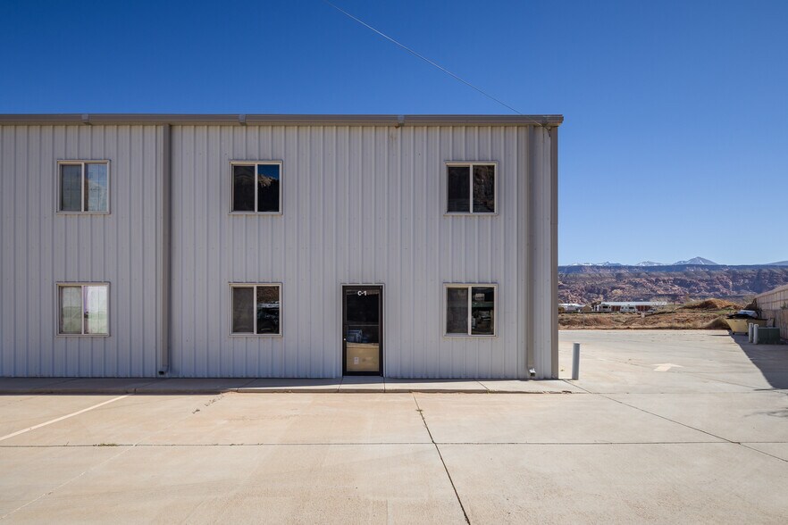 More Photos Of 11850 S Highway 191, Moab Warehouse For Sale