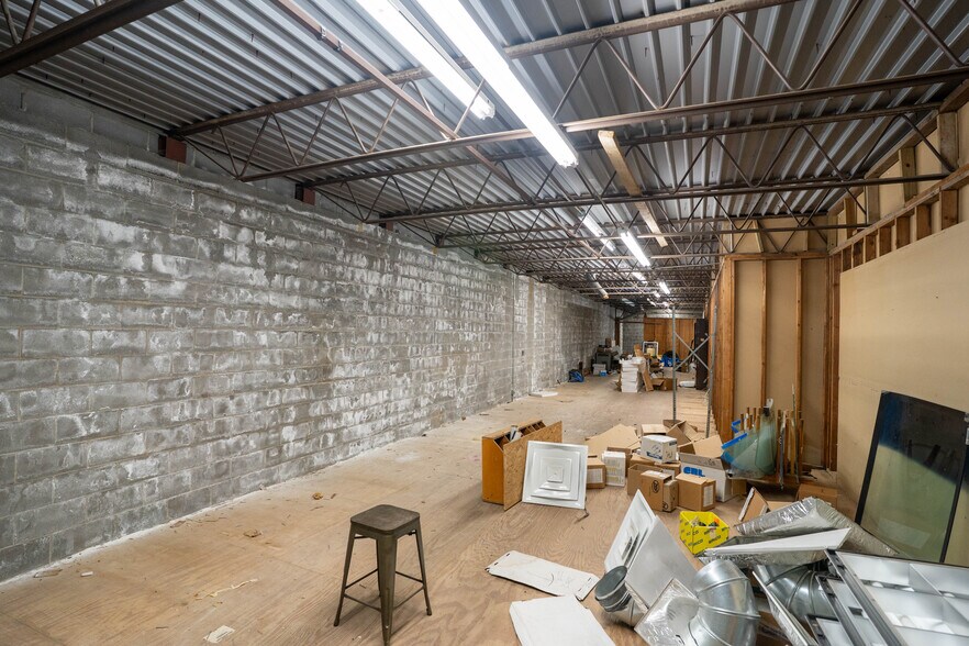 More Photos Of 147 E Lexington Ave, Independence Storefront Retail Office For Sale