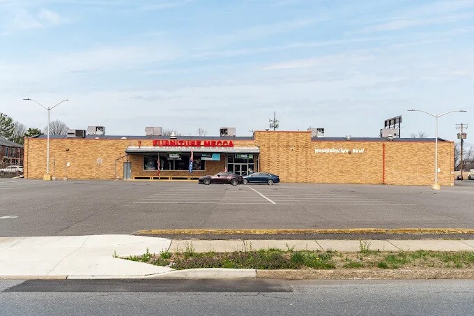 More Photos Of 611 W Brookdale St, Allentown General Retail For Sale