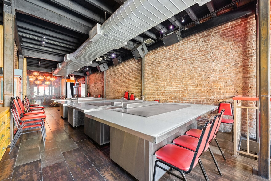 More Photos Of 122 Dyckman St, New York Restaurant For Lease