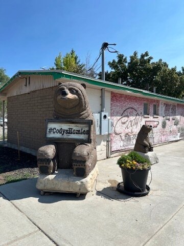 More Photos Of 88 S Bear Lake Blvd, Garden City Hospitality For Sale