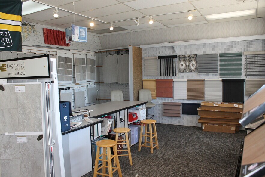 More Photos Of 325 W Elm St, Sycamore General Retail For Sale
