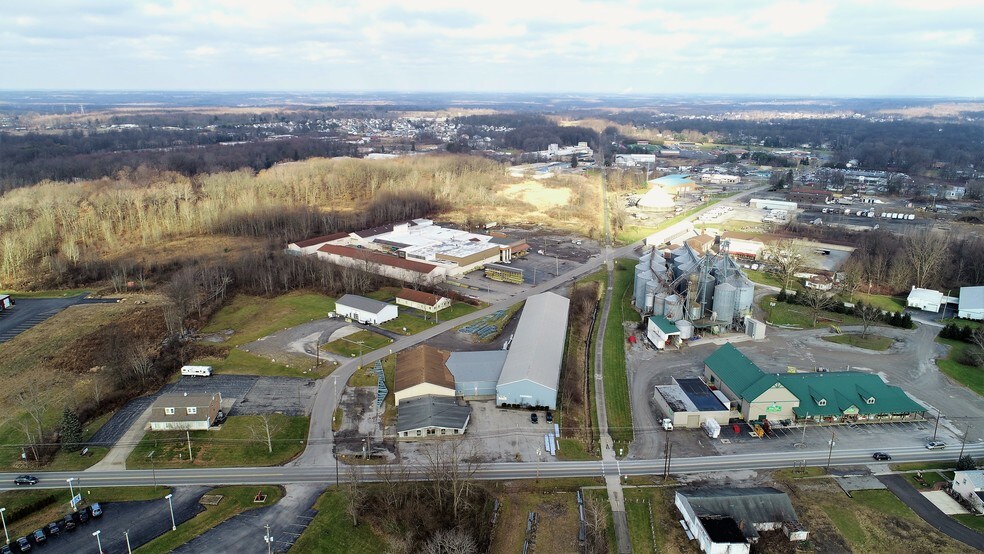 More Photos Of 410 Lisbon St, Canfield Warehouse For Lease