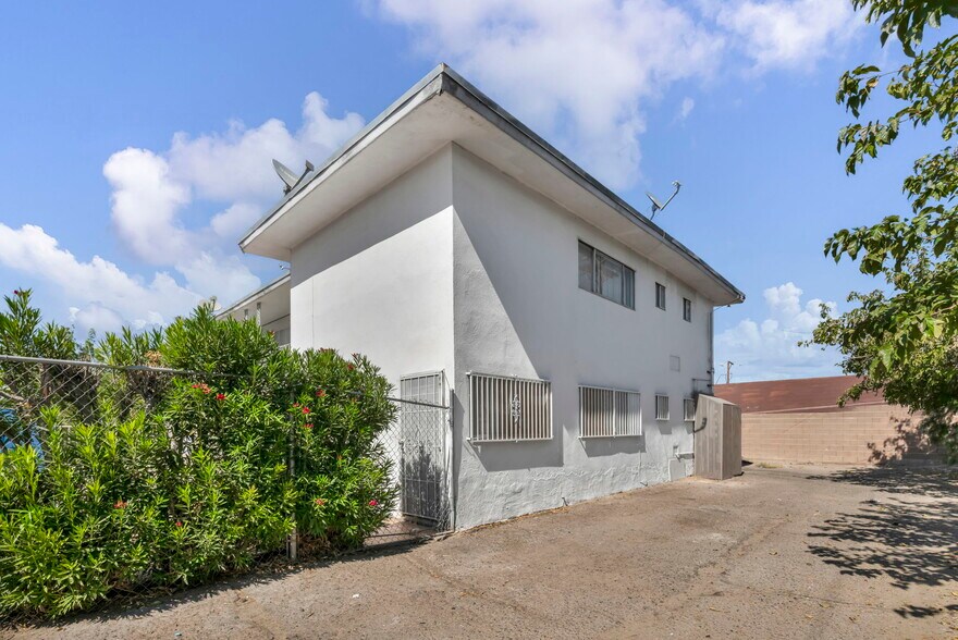 More Photos Of 1165 Sierra Vista Dr, Las Vegas Apartments For Sale