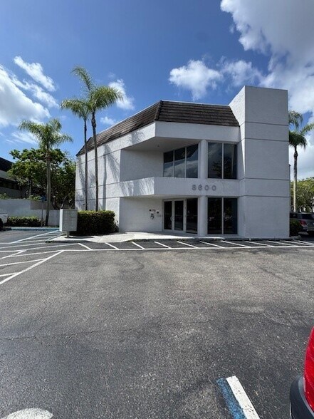 More Photos Of 8600 SW 92nd St, Miami Medical For Sale