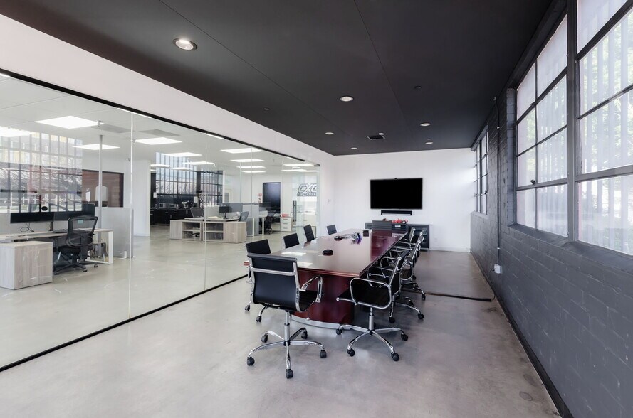 More Photos Of 3160 El Segundo Blvd, Hawthorne Warehouse For Lease