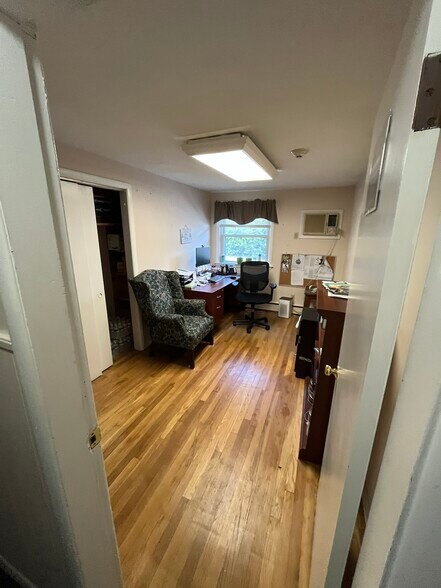 More Photos Of 890 Centerville Rd, Warwick Loft Creative Space For Sale