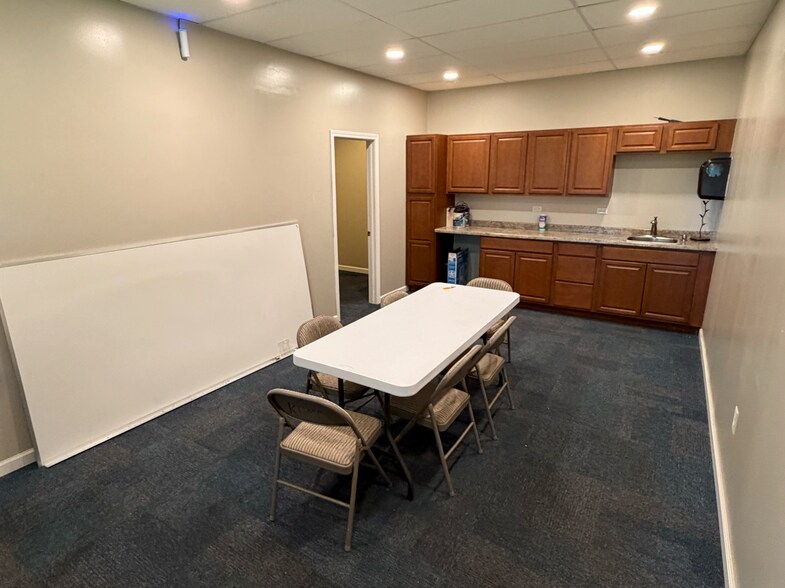 More Photos Of 1110 Kailua Rd, Kailua Office For Lease