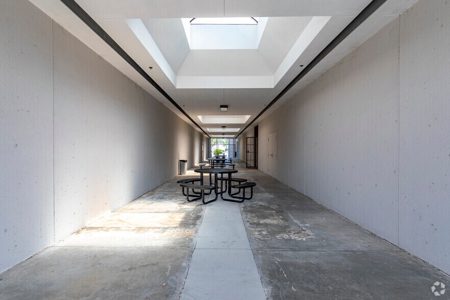 More Photos Of 1800 S Main St, McAllen Unknown For Lease