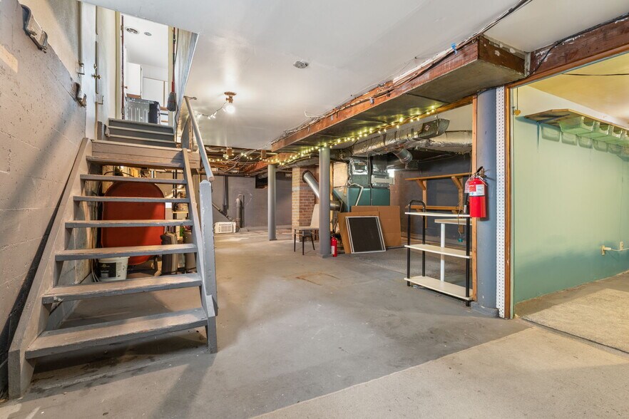 More Photos Of 1516 SE 43rd Ave, Portland Medical For Sale