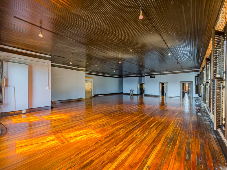 More Photos Of 105-111 W Central, Valdosta Storefront Retail Office For Sale