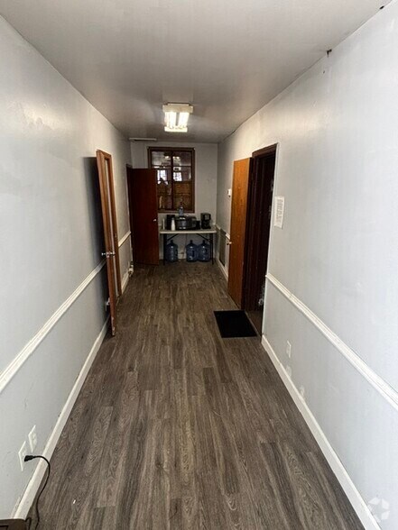 More Photos Of 150 S Mesa Dr, Hopewell Office For Sale