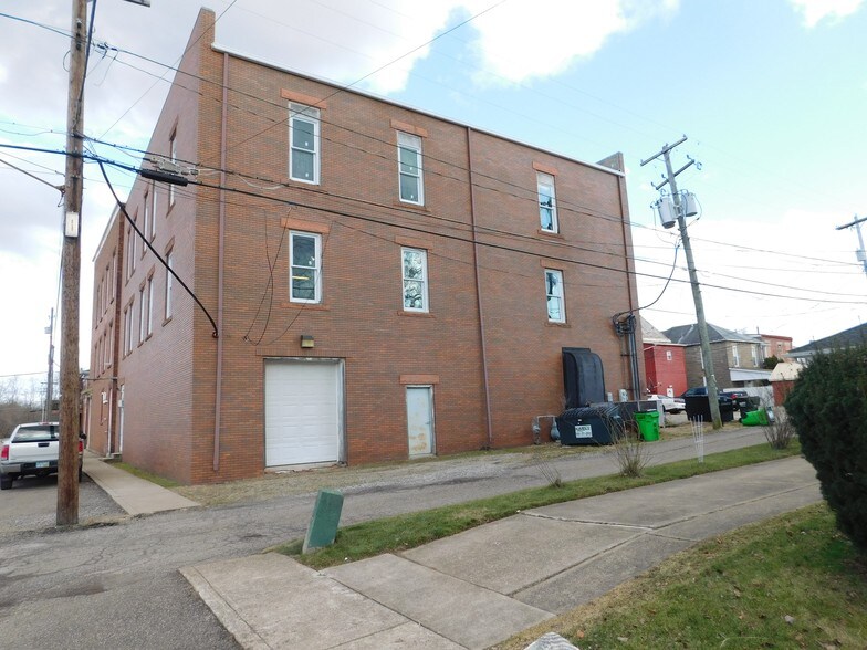 More Photos Of 701 Main St, Dresden Storefront For Lease