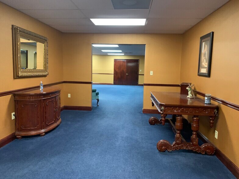 More Photos Of 16255 Aviation Loop Dr, Brooksville Manufacturing For Lease