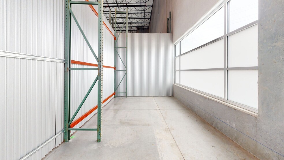 More Photos Of 2700 Louis Henna Blvd, Round Rock Warehouse For Lease