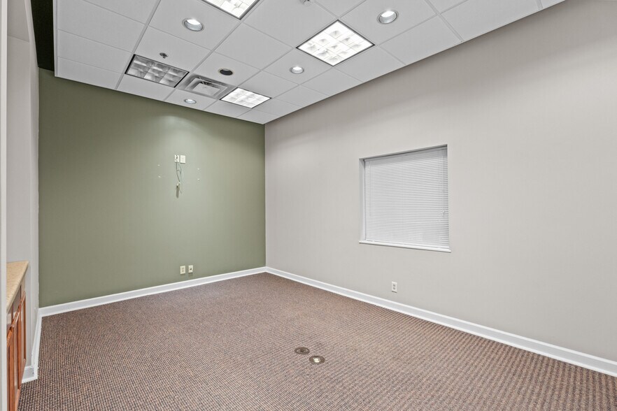 More Photos Of 3865 Symmes Rd, Hamilton Warehouse For Lease