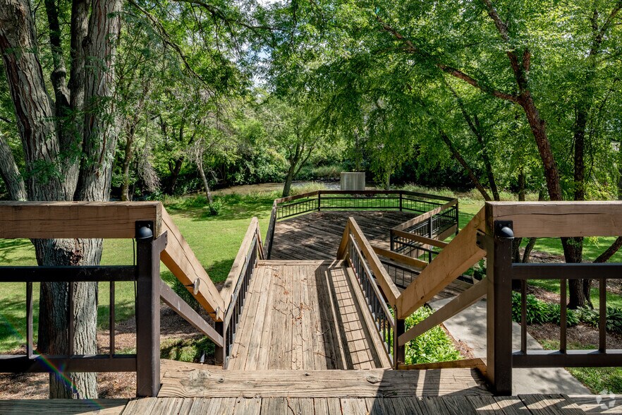 More Photos Of 575 W Madison St, Waterloo Loft Creative Space For Lease