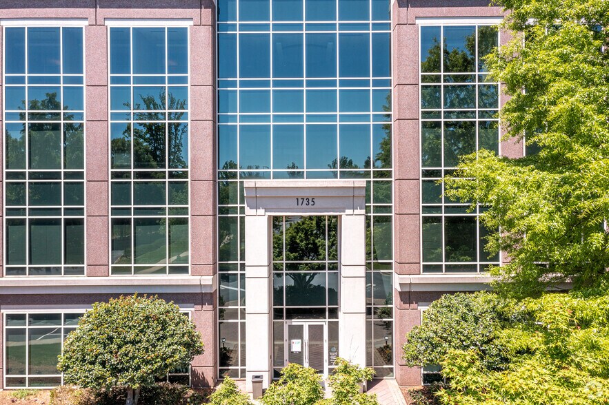 More Photos Of 1735 N Brown Rd, Lawrenceville Office For Lease