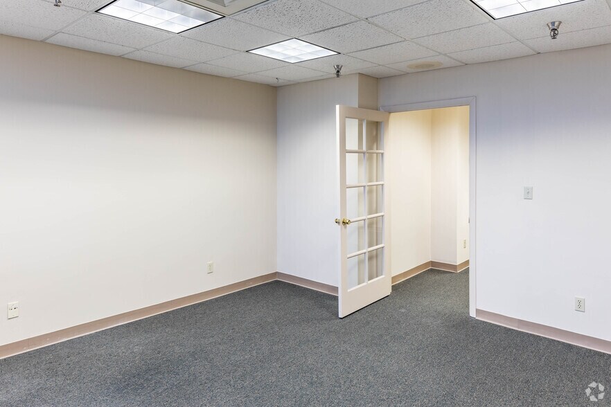 Photo of 7th Floor Ste 2000-700