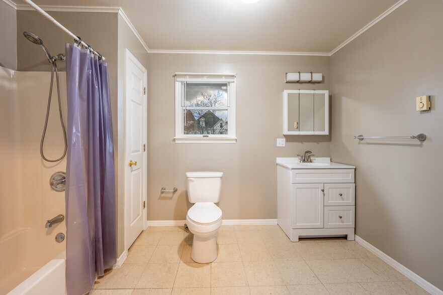 More Photos Of 700 Hoke St, Latrobe Office For Sale