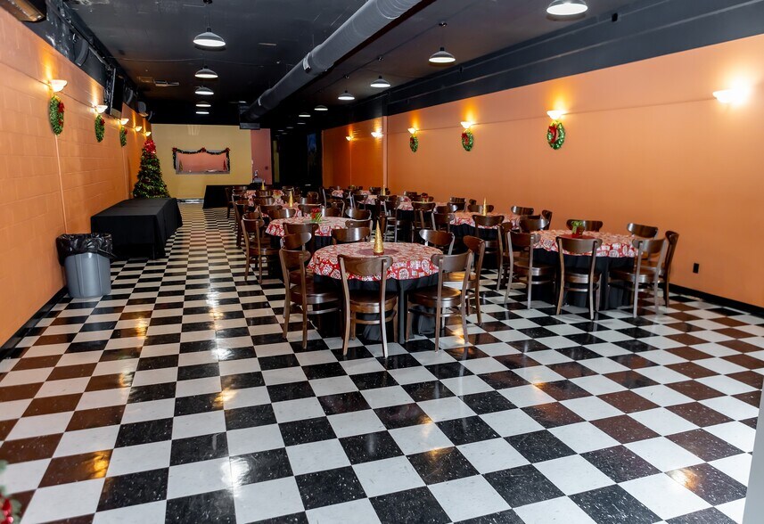 More Photos Of 605 N Main St, Evansville Restaurant For Sale