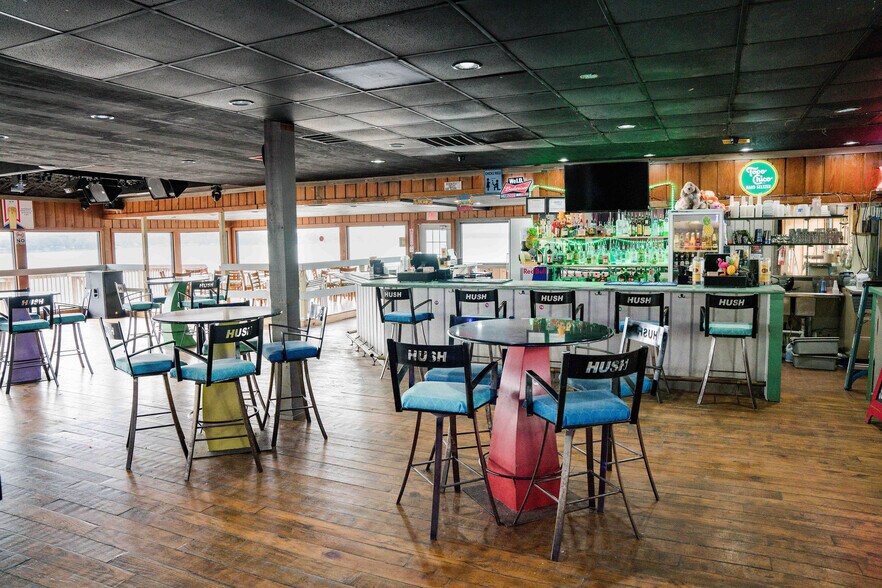 More Photos Of 371 Navaho Trl, Onalaska Hotel For Sale