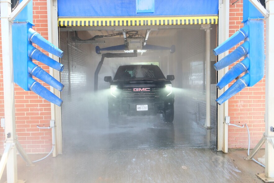 More Photos Of 2507 N Harvey Rd, Seminole Carwash For Sale