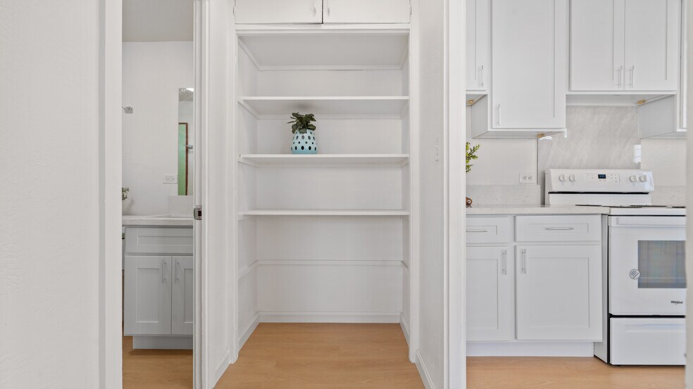 More Photos Of 1909 Kahakai Dr, Honolulu Apartments For Sale