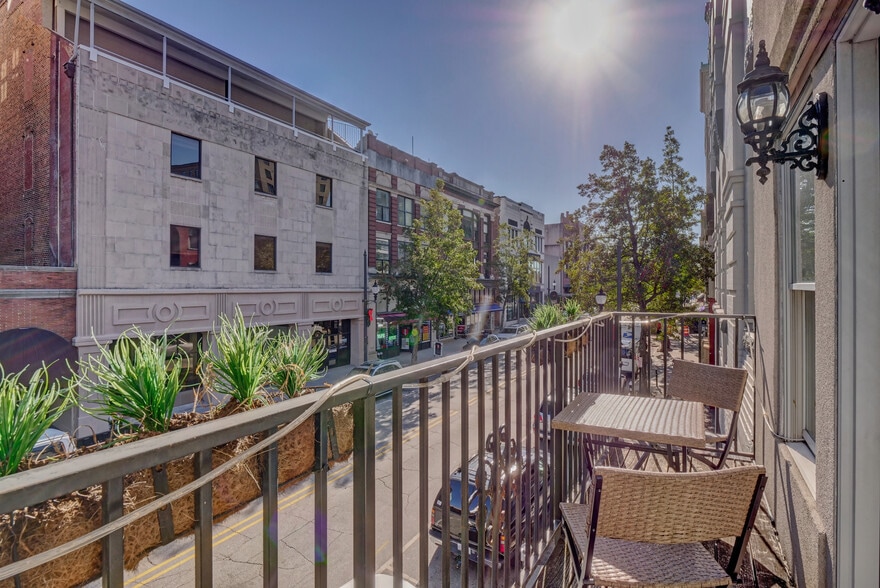 More Photos Of 271 N Front St, Wilmington General Retail For Lease