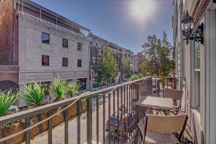 More Photos Of 271 N Front St, Wilmington General Retail For Sale