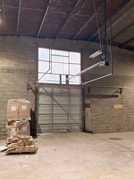 More Photos Of 451 Gordon St, Roseville Warehouse For Lease
