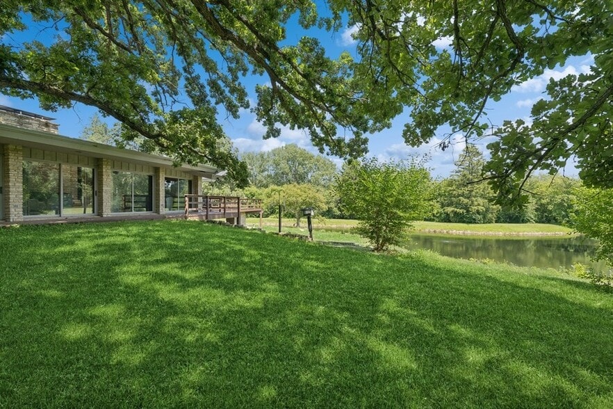 More Photos Of W1800 County Road B, Genoa City Specialty For Sale