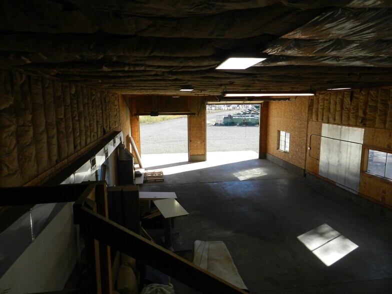 More Photos Of 445 Kristen Ct, Montrose Warehouse For Sale