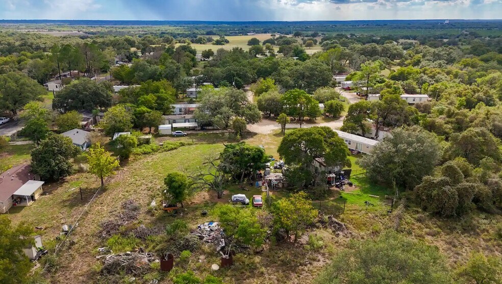 More Photos Of 102 Oak Ridge Dr, Floresville Trailer Camper Park For Sale