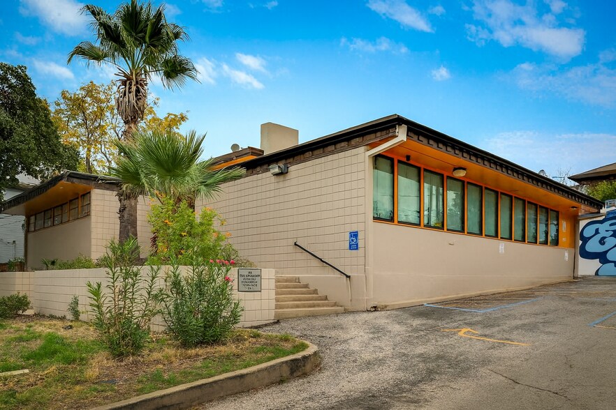 More Photos Of 2515 McCullough Ave, San Antonio Medical For Sale